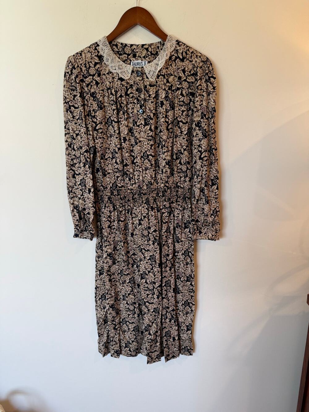 VTG Taurus II Long Sleeve Lace Trim Smocked Waist Midi Dress Floral Black 12